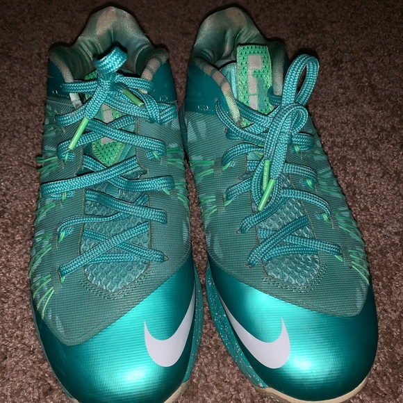 lebron james running shoes